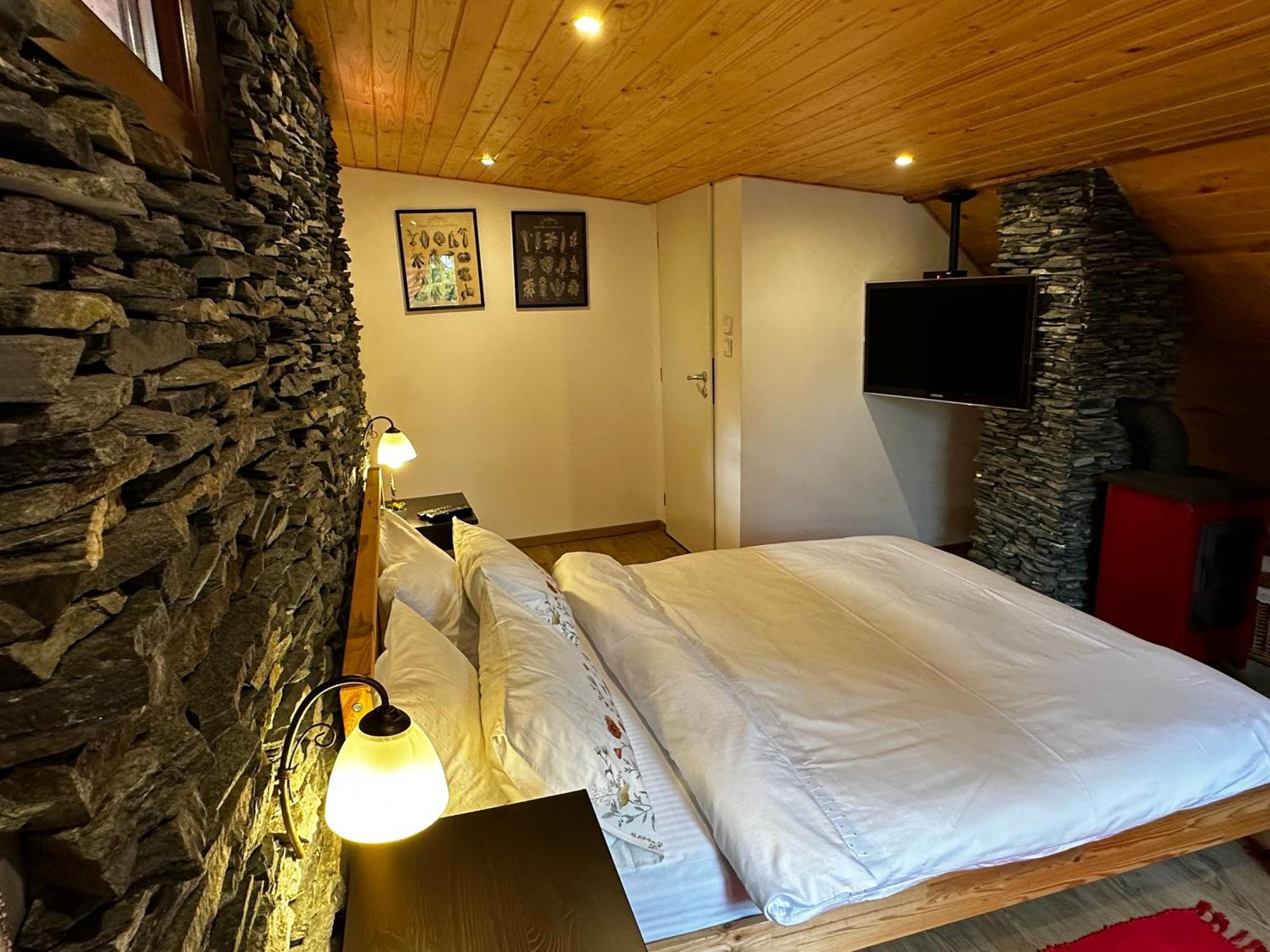 Mountain Chalet - Cabana La Muntele Baisorii Muntele Cacovei  Екстер'єр фото