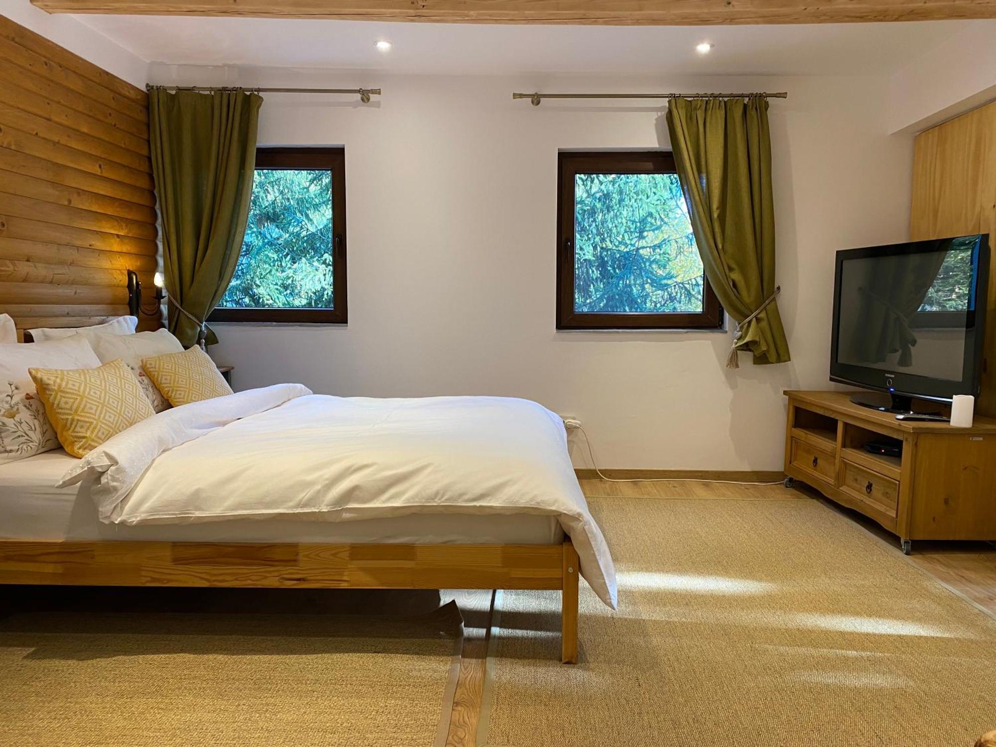Mountain Chalet - Cabana La Muntele Baisorii Muntele Cacovei  Екстер'єр фото